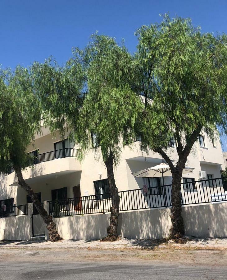 Athinas Court Paphos Exterior foto